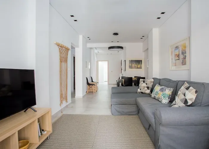 Spacious Unique Luxurious